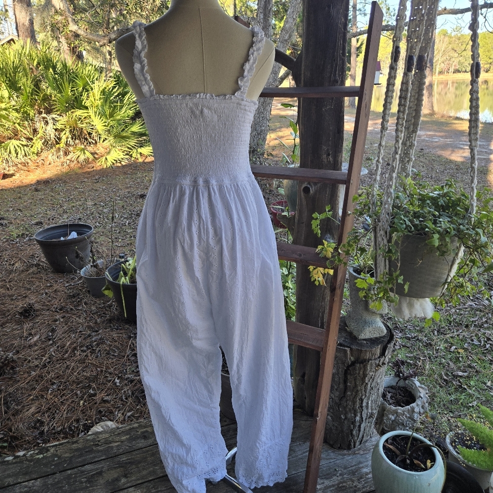 Jessica Simpson White Eyelet Smocked Bodice Jumpsuit Size Extra Large - Picture 8 of 12